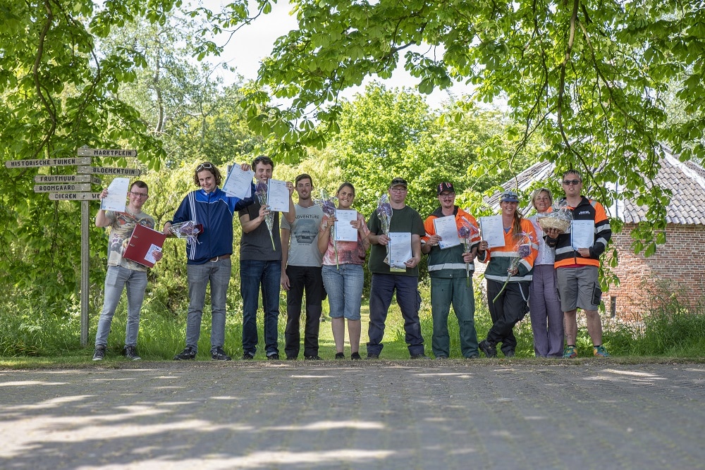 Trotse medewerkers bij diplomering brancheopleiding Groen