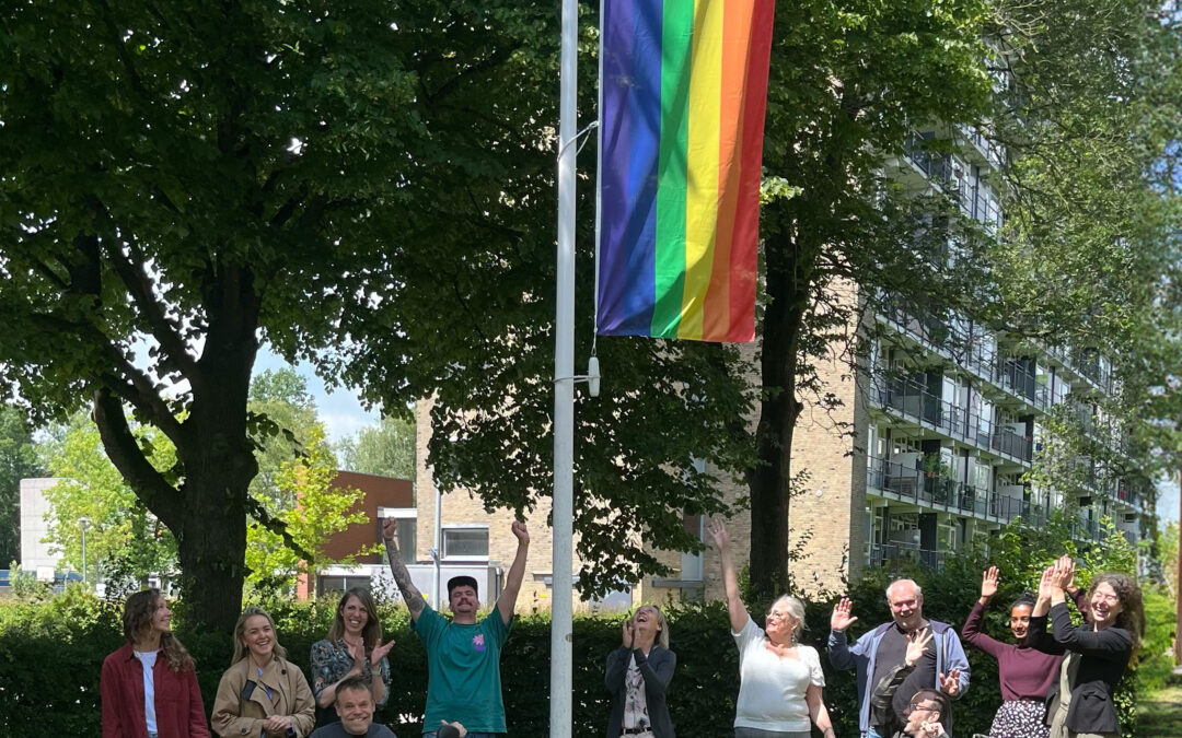 Je mag jezelf zijn bij WerkPro, daarom hijsen we deze week de LHBTI+vlag